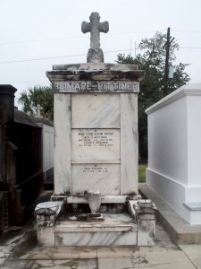 A typical family tomb. +